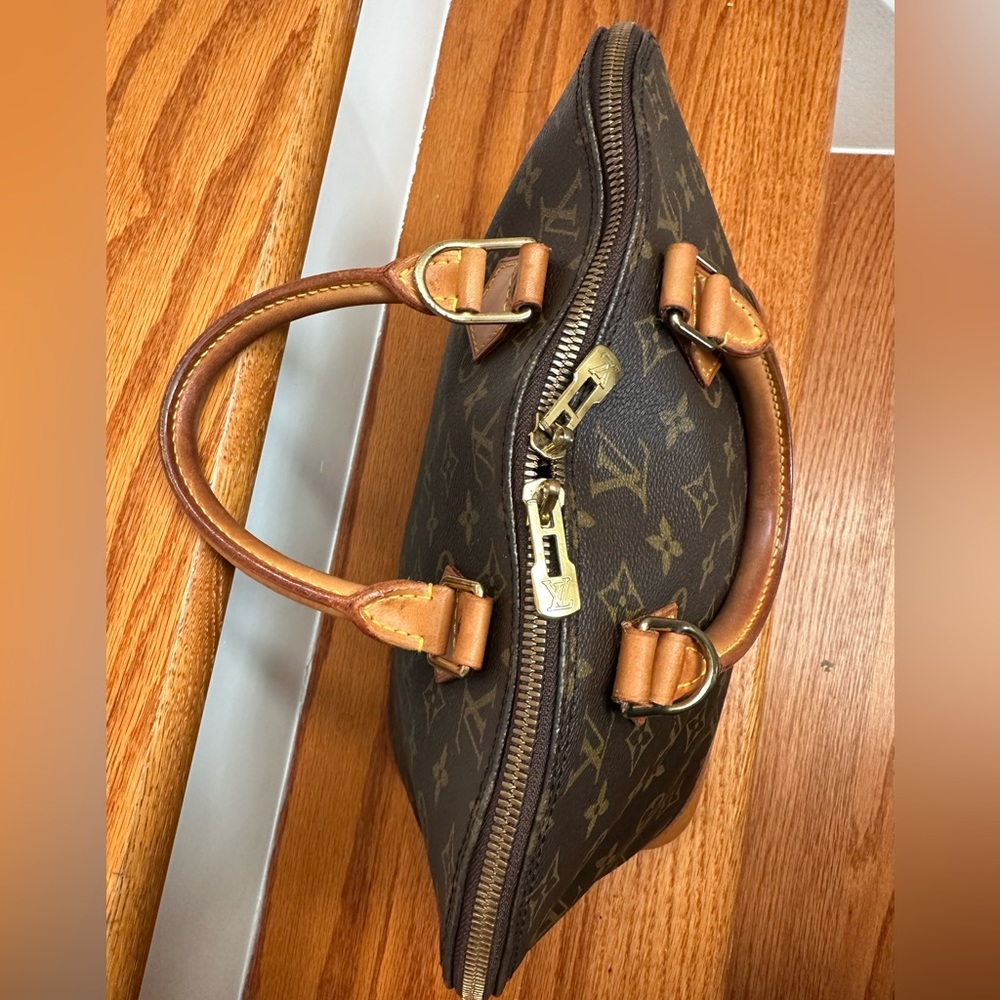 Louis Vuitton Alma Hand Bag - Picture 5 of 11